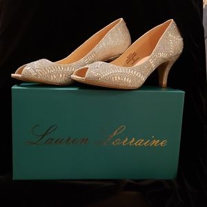 Lauren Lorraine Size 7 Silver Belinda Pumps